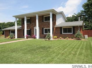 225 Dorchester Dr, Belleville, IL