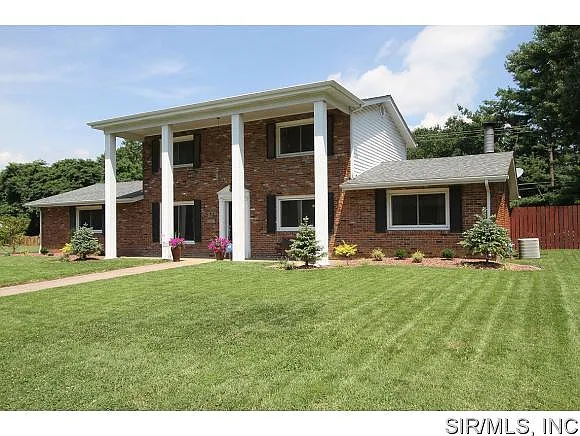 225 Dorchester Dr photo 1