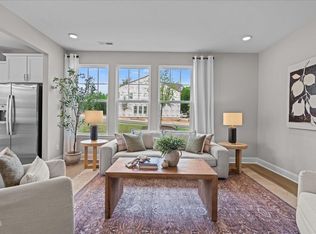 952 Kensley Grove Ln, Fuquay Varina, NC 27526