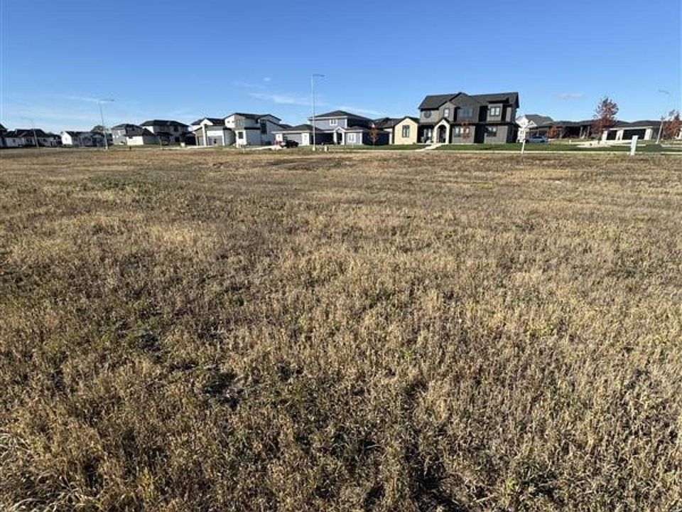 2nd image of 1115 E Madison St