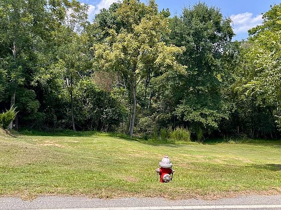 2nd image of 402-404 & 406 Cemetery St