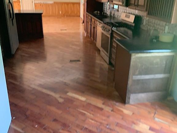 Custom hardwood floor 