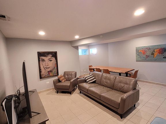 3rd image of 4127 N Ashland Ave #G