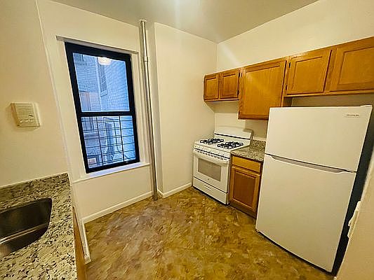 2nd image of 2280 Grand Ave APT 1C