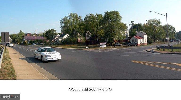 1st image of 230 W Piedmont St