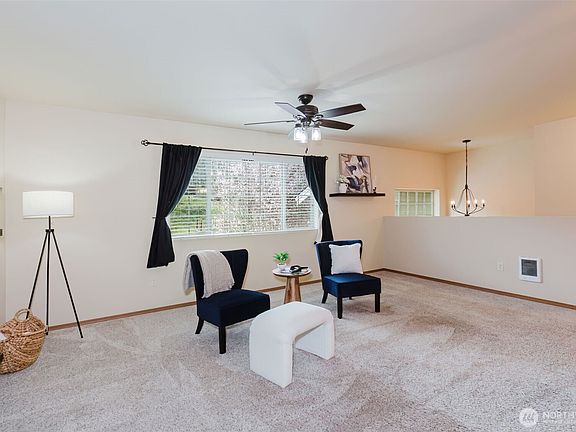 5th image of 2652 Maryland Way E