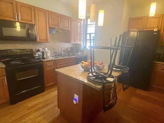 3rd image of 182 Saint Paul St #4