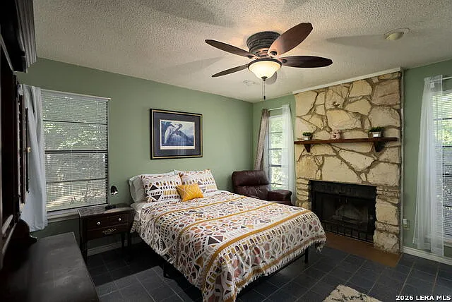 426 Spring River Dr — Photo 12