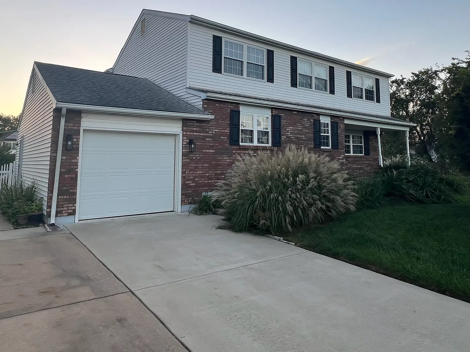 4 bed, 2.5 bath, 2600 sqft, $2,839 — Photo 1