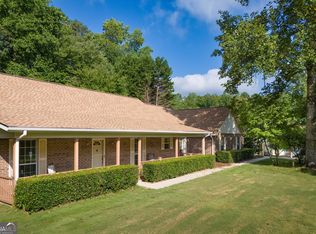 280 Little Creek Dr, Sharpsburg, GA 30277