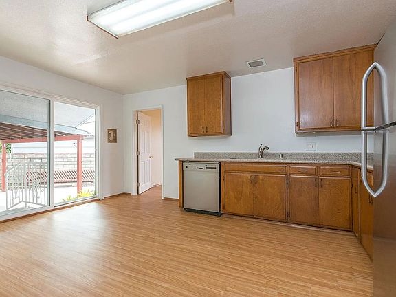 4th image of 4988 63rd St