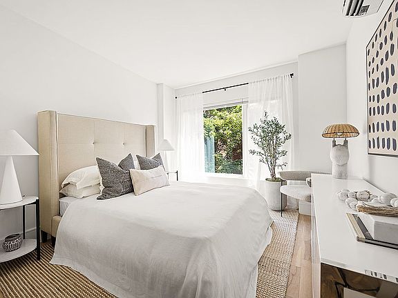 5th image of 15 E 19th St #4D