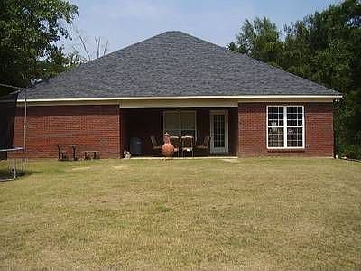 3rd image of 46 Lee Road 2079