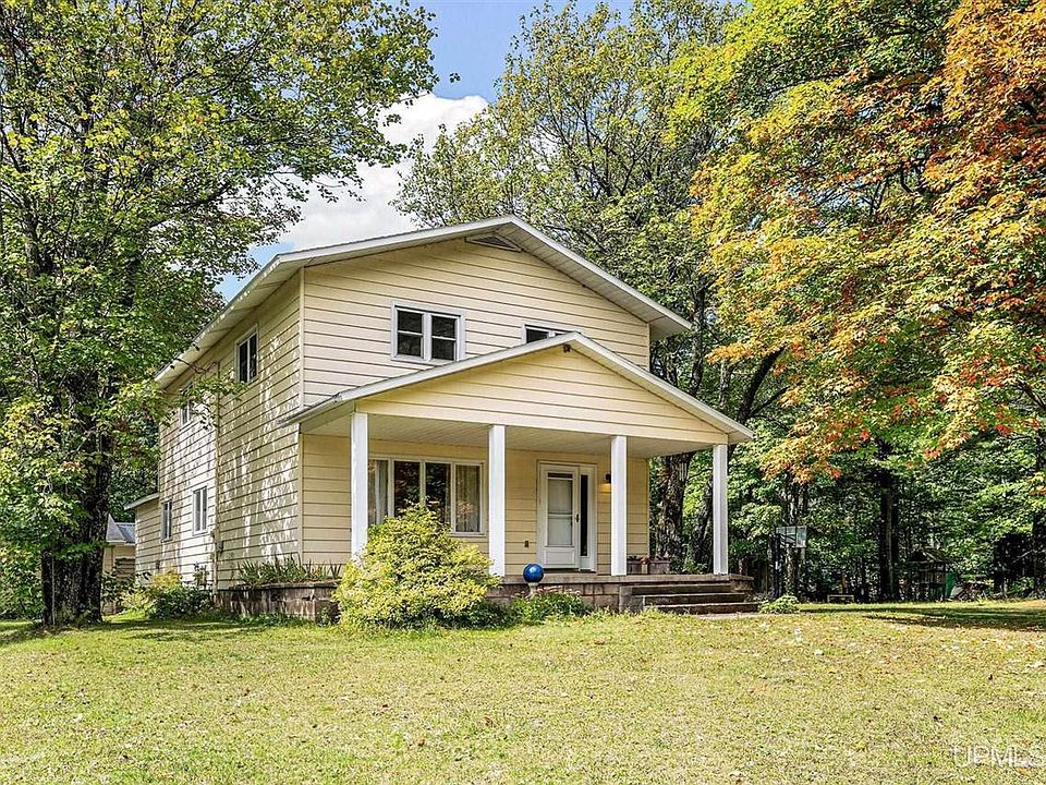 1st image of 23 Horseshoe Lake Cir