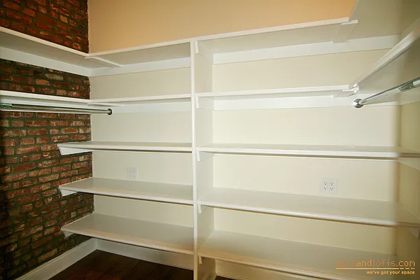 Rented by aptsandlofts.com | media 33