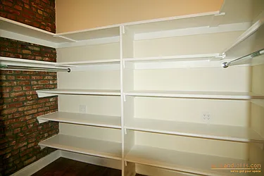 Rented by aptsandlofts.com