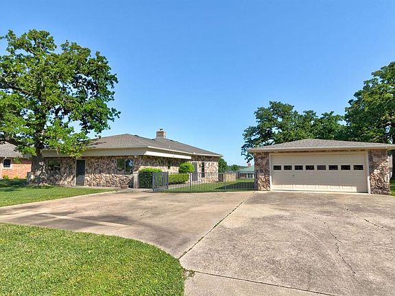 2nd image of 304 Kiowa Dr W