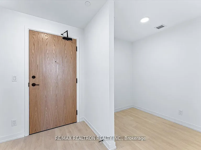 8 Beverley Glen Blvd #C616 — Photo 6