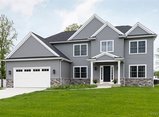 23 Wentworth Dr, Orchard Park, NY 14127