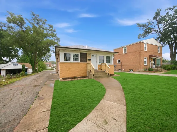 1327 S Wolf Rd, Hillside, IL 60162