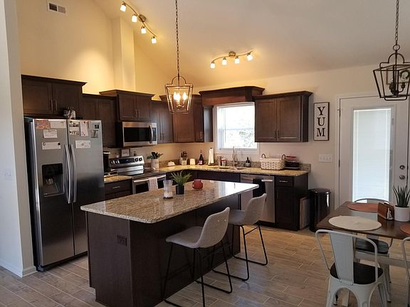 2nd image of 2685 Holt Ln