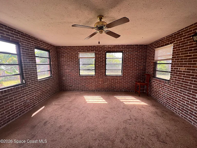 1586 Wacker Ave SE — Photo 18