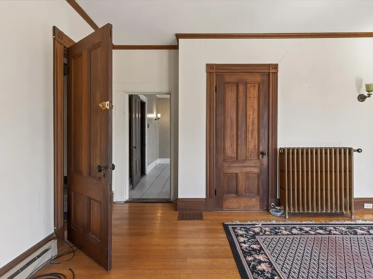 31 Franklin St #B — Photo 6