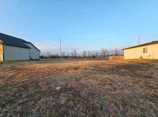 436 S Sweetwater Rd, Maize, KS 67101