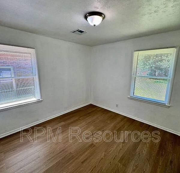 6716 NW 29th St — Photo 14