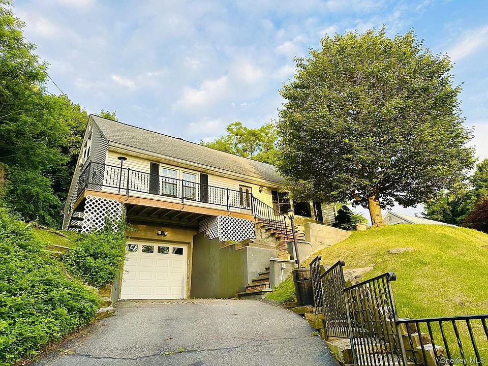 1st image of 5 Meadowbrook Drive