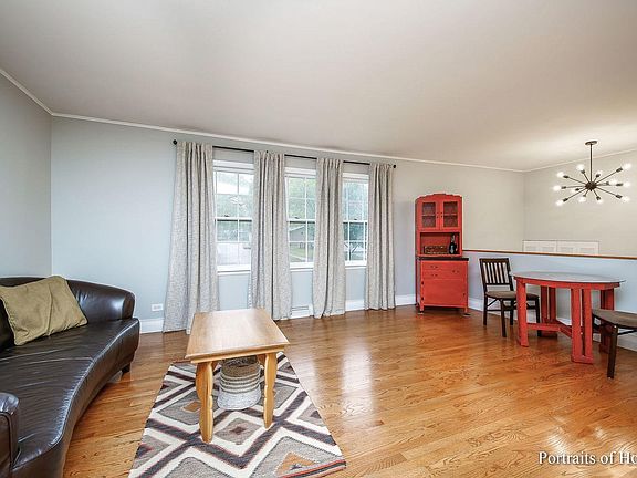 3rd image of 3214 Woodridge Dr