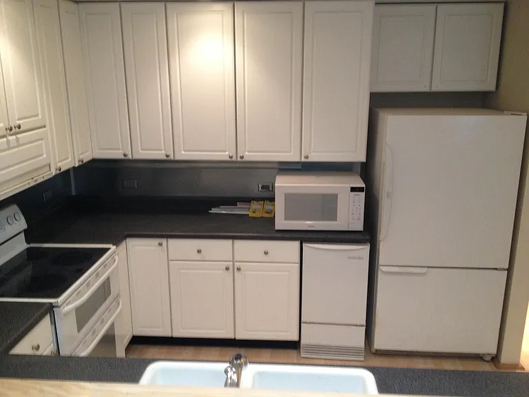 519 N May St #4 — Photo 6