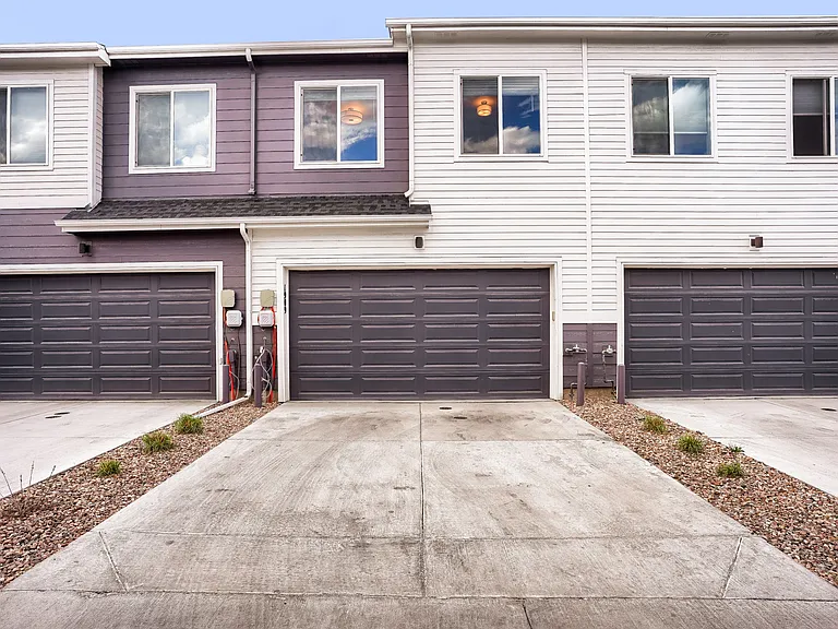 1909 S Poplar Ct — Photo 3