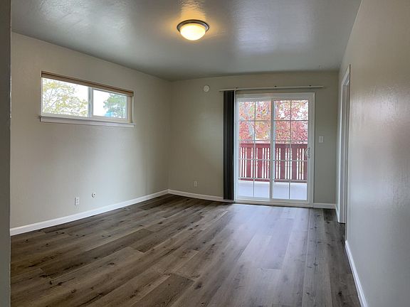 5th image of 1131 Oakmont Dr APT 4