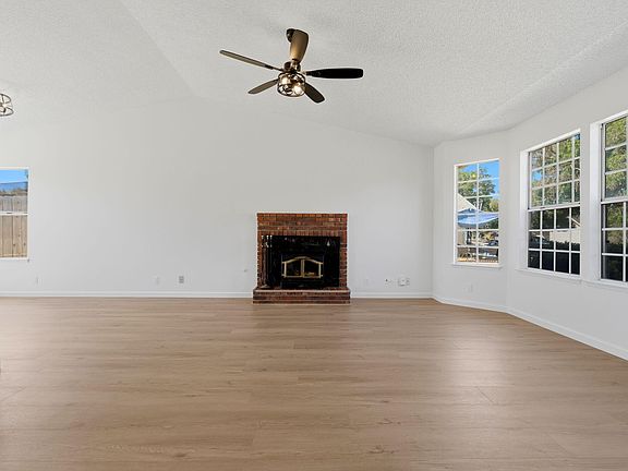 3rd image of 2269 Fernwood Drive