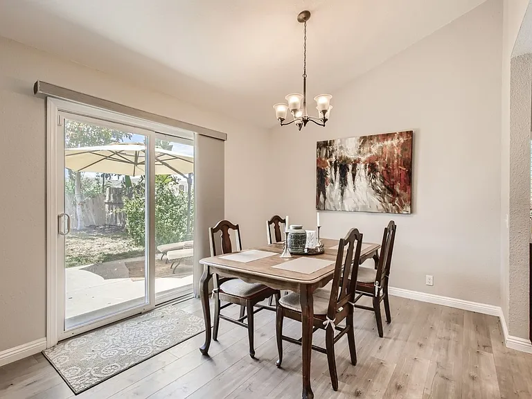 749 Sherwood Dr — Photo 18
