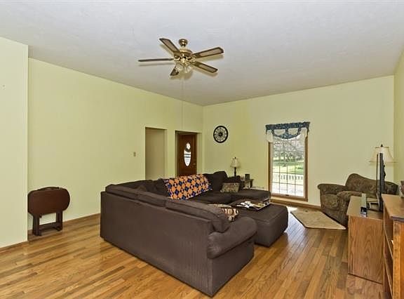 3rd image of 1270 1150th Ave