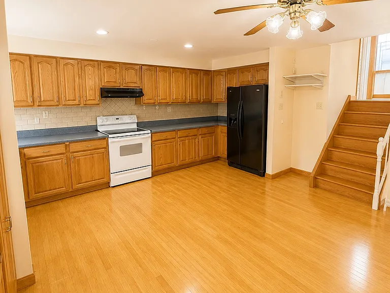 706 Mohawk St — Photo 5