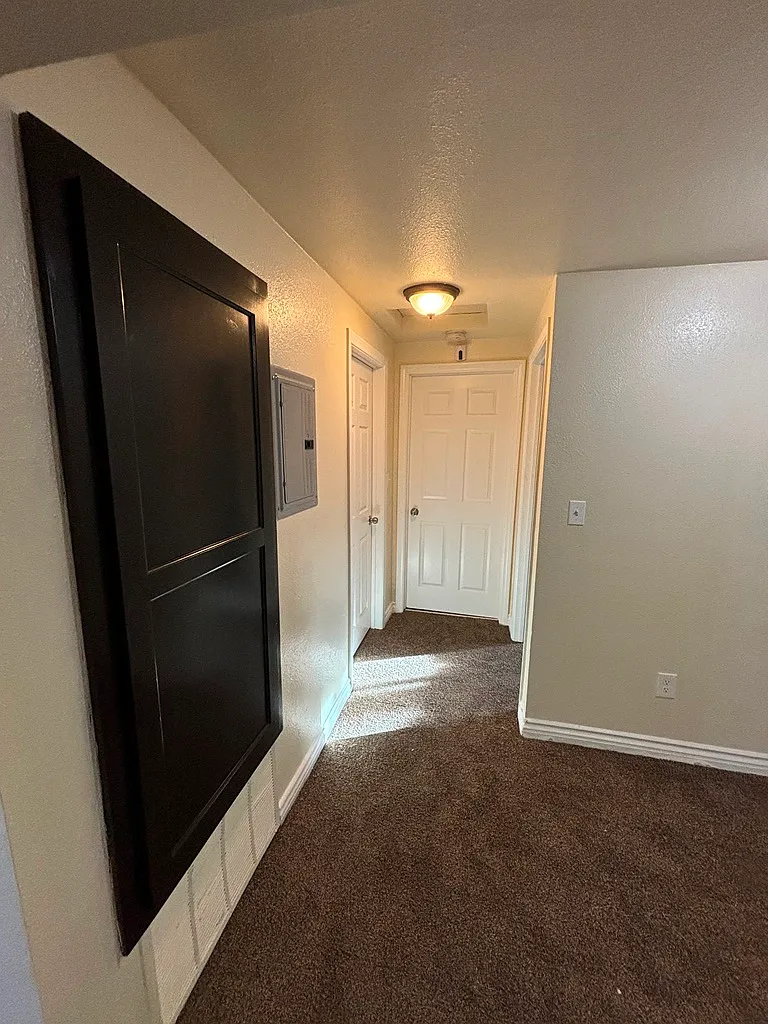 2 bed, 750 sqft, $2,900 — Photo 2