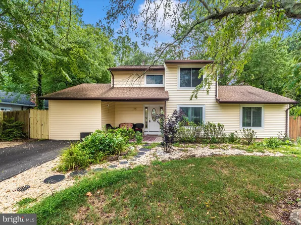 2500 Panther Ln, Bowie, MD 20716