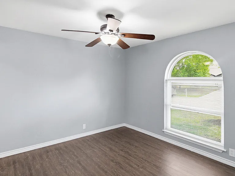 309 Jeanette Dr — Photo 10