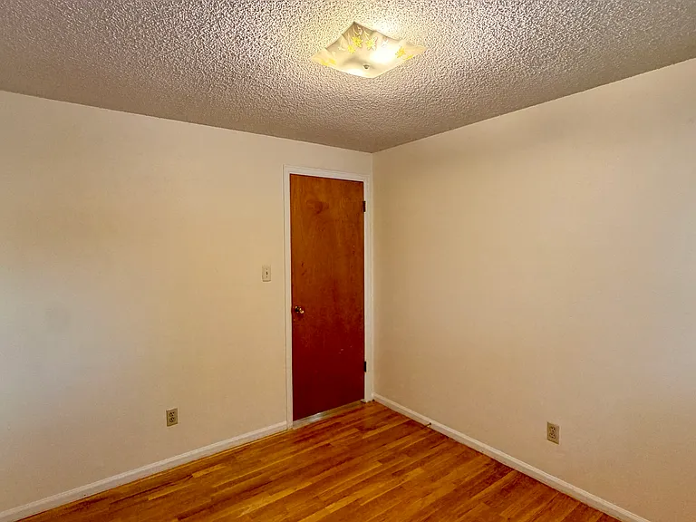 1408 Brookfield Dr — Photo 13