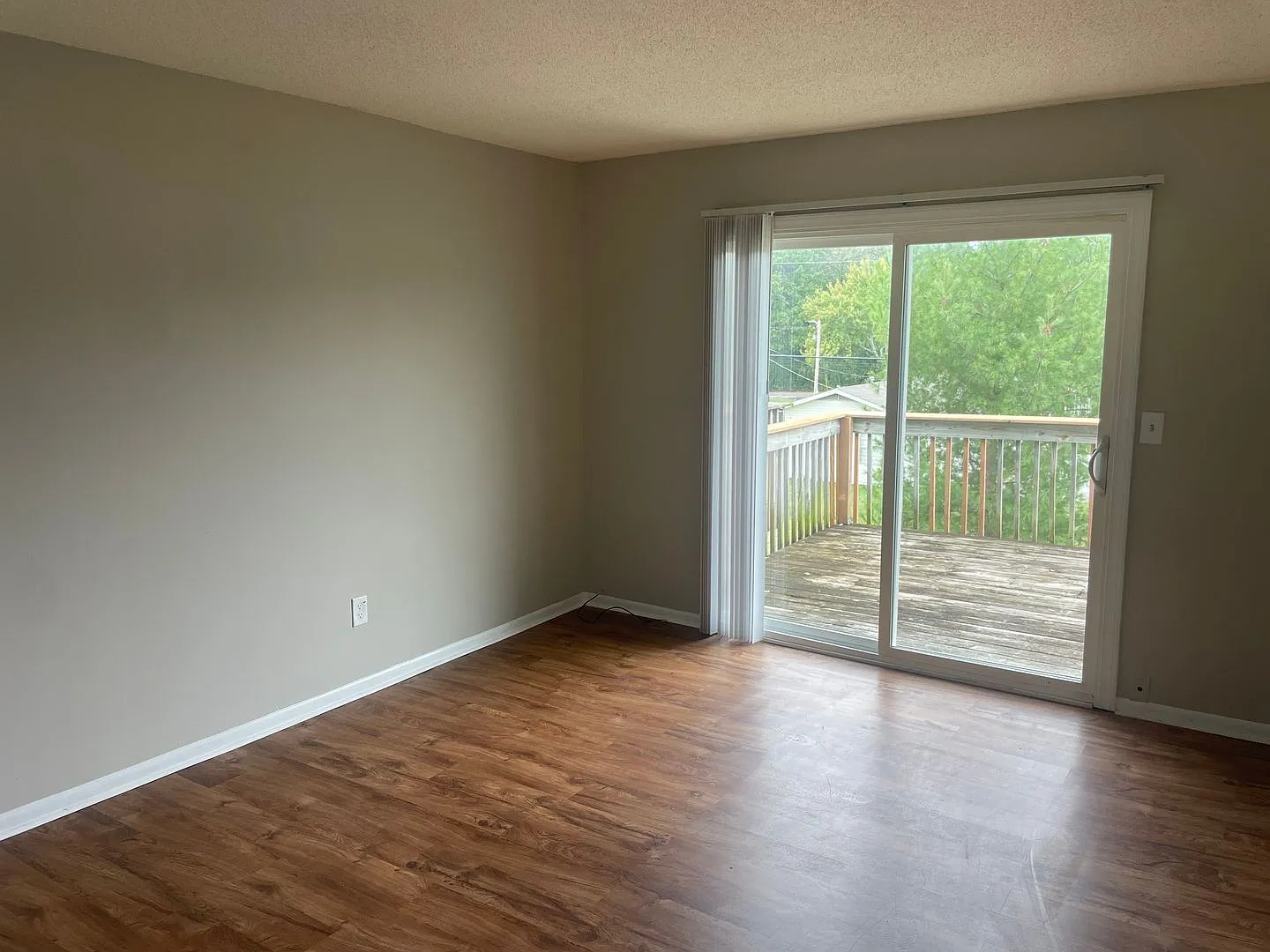 2 bedroom, 1 bath — Photo 3