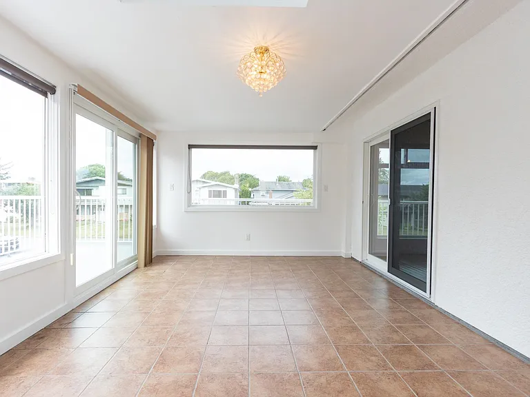 10620 Seaham Cres — Photo 19