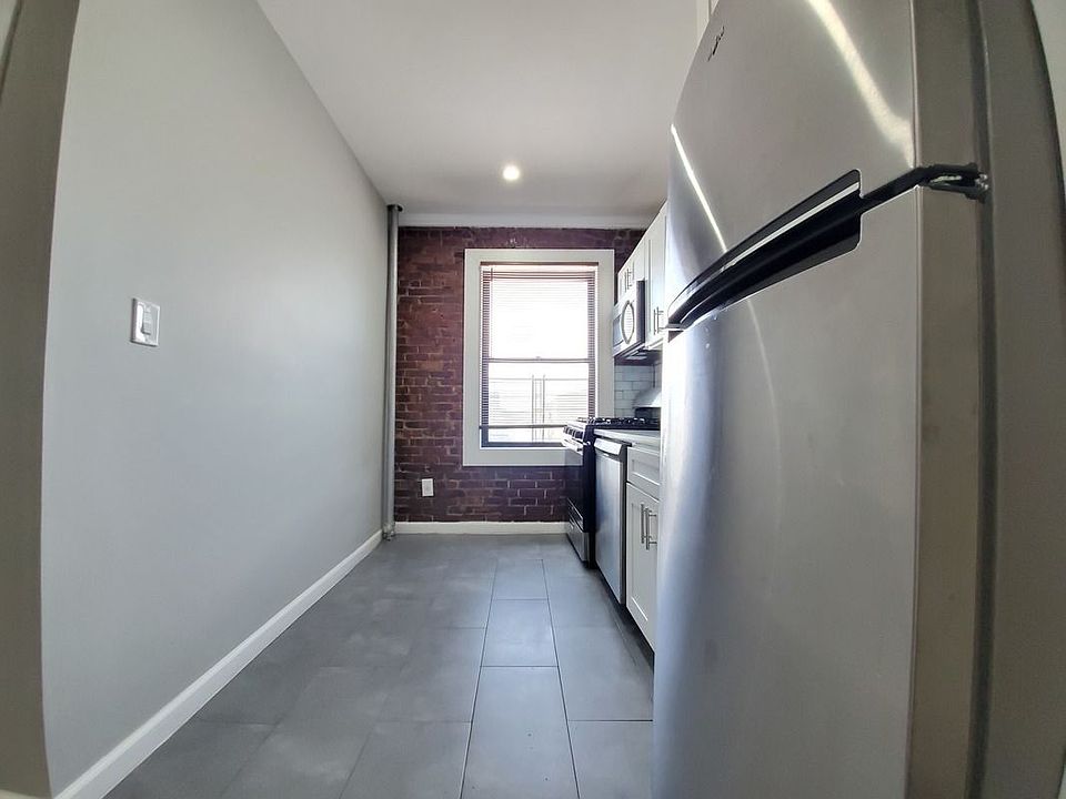 2nd image of 2199 Cruger Ave APT F4