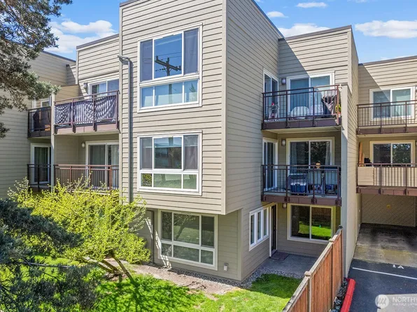 5844 NE 75th #A110, Seattle, WA 98115