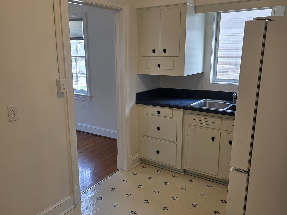 Kitchen - room for a table and chairs