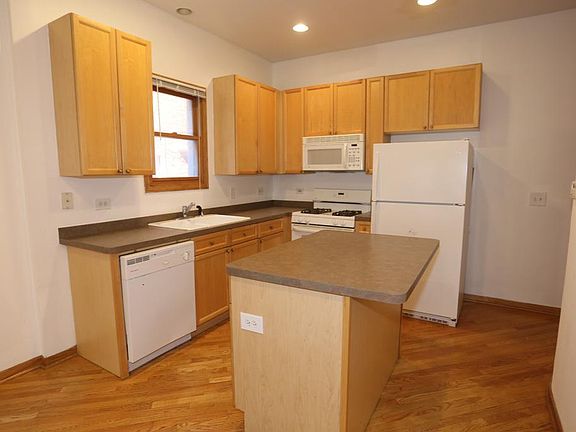 2nd image of 2732 N Wayne Ave #1GH
