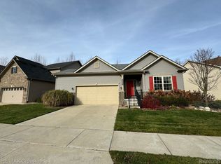 37416 Theresa Ln, New Boston, MI 48164