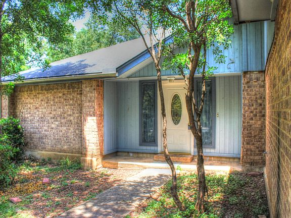 3rd image of 8730 Welles Dale Dr